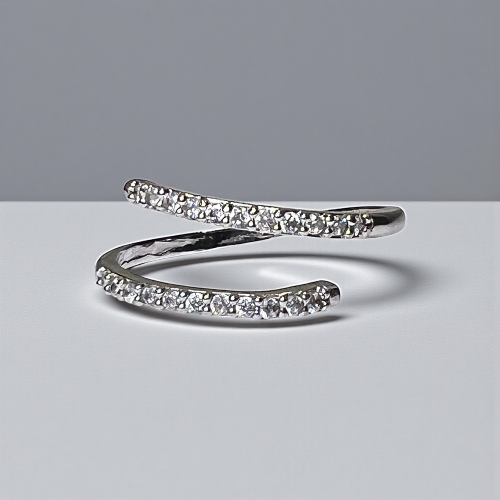 Elegant Silver Spiral Ring